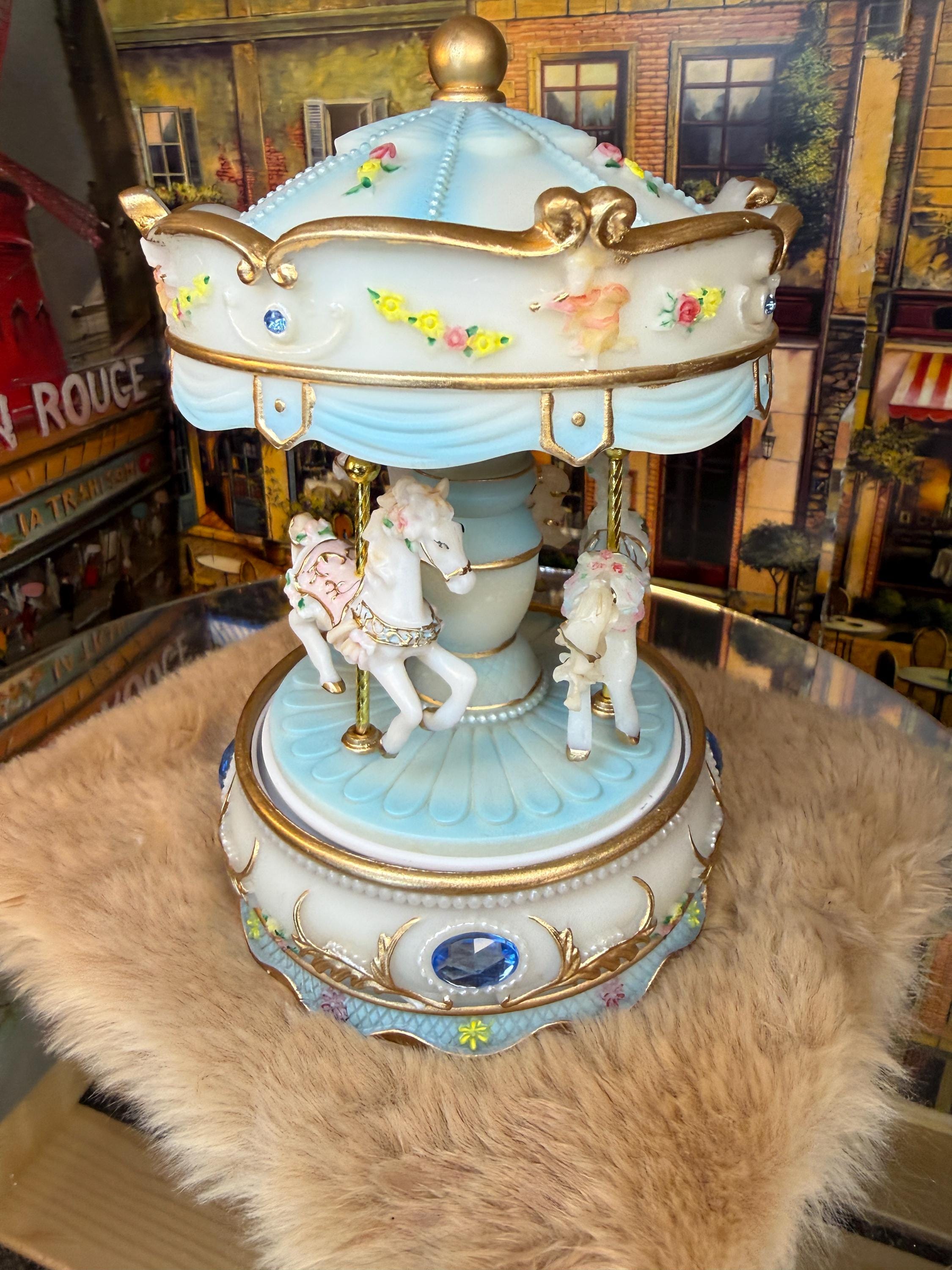☆☆☆本日特価！【WACO 陶器製メリーゴーランド ジャンク品】 ヴィンテージ風ミニチュアメリーゴーランド、馬3頭付き、ライト付きで