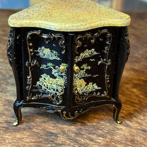 1:12 JBM Quality Miniatures Dollhouse Decor Replica Chinoiserie Corner Cabinet Black with Chinese Motifs 17th Century European Hobby Art