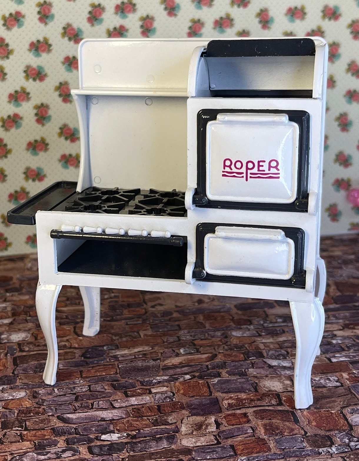 Vintage Miniature Dollhouse Replica Rope Gas Stove 1920s White