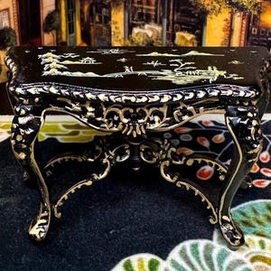 Hermosa réplica de mesa de salón estilo chinoiserie del siglo XIX, de calidad azteca, con diseños naturales chinos pintados a mano, regalo.
