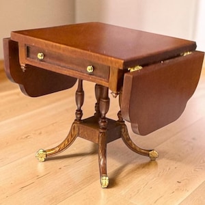 1:12 Pitt Wang Essentials Pembroke Walnuss Drop Leaf Tisch