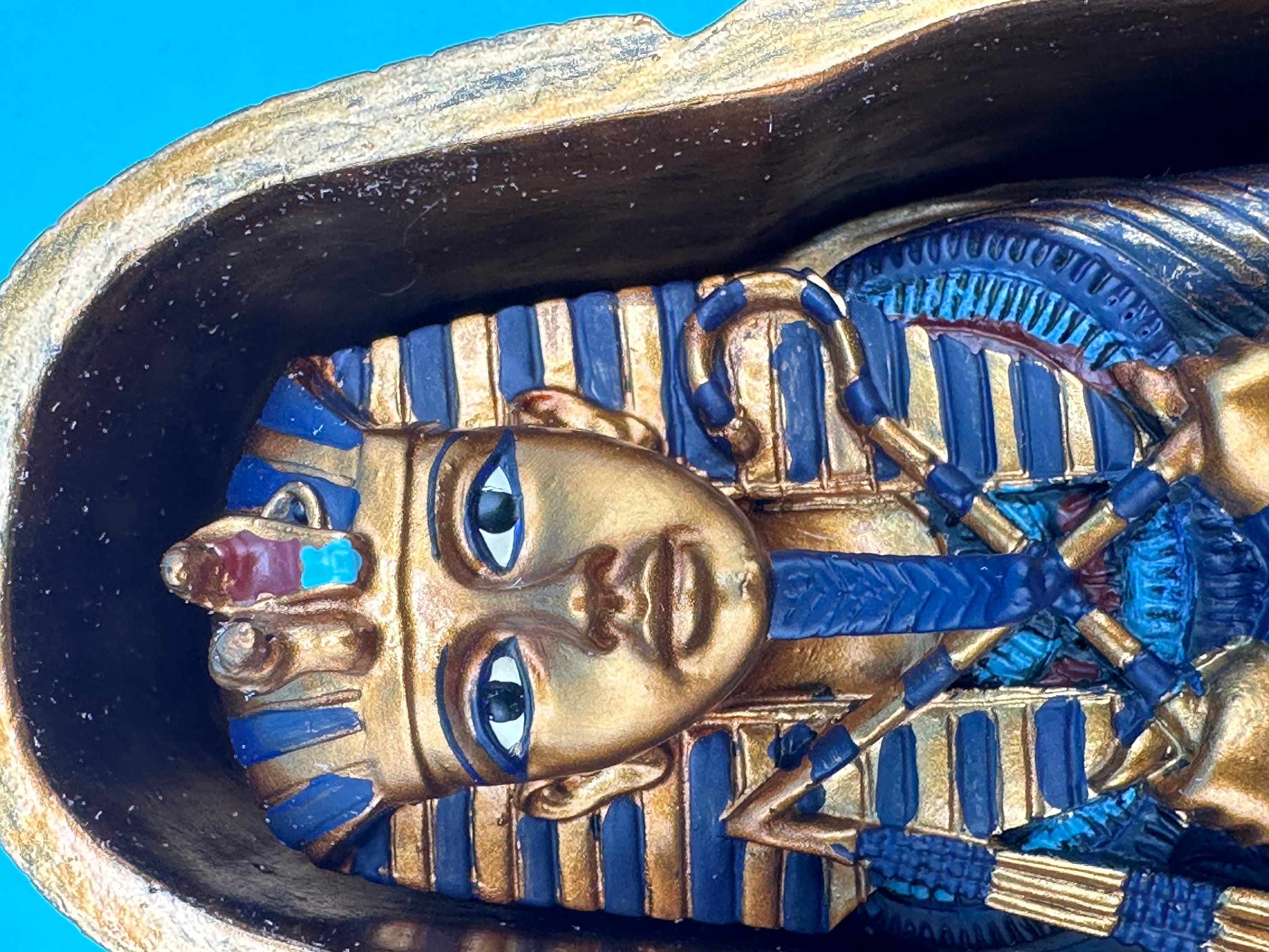 美しいエジプトの少年王ツタンカーメンの石棺 1922年 人工石蓋付き