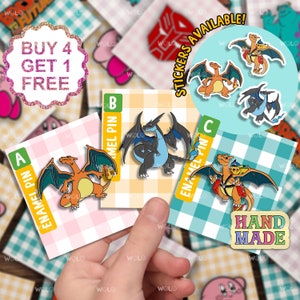 Conjunto de presente de broche de esmalte de dragão Charizard, conjunto de broche de esmalte de presente de amigo de anime, broche de bolsa fofo e engraçado, broche de lapela de anime, broche de esmalte, conjunto de broche de anime kawaii