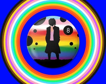 8代目ドクター・プライドピン｜ドクター・フーにインスパイアされたポール・マッギャンLGBTQ+ボタン｜レインボー・フーヴィアンギフト｜クィアSFコレクターバッジ