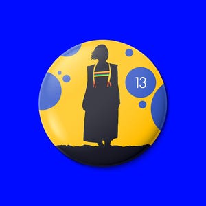 Doctor Who Pin Badge – 13th Doctor Jodie Whittaker | Thirteenth Dr Who Fan Gift | Whovian Pin Button 38mm | Collectible, Birthday, Christmas