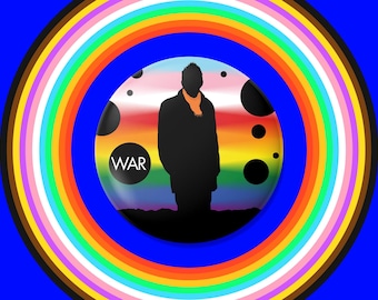 ウォー・ドクター・プライド・ピン｜ドクター・フーにインスパイアされたジョン・ハートのLGBTQ+ボタン｜レインボー・フーヴィアン・ギフト｜クィアSFコレクターバッジ