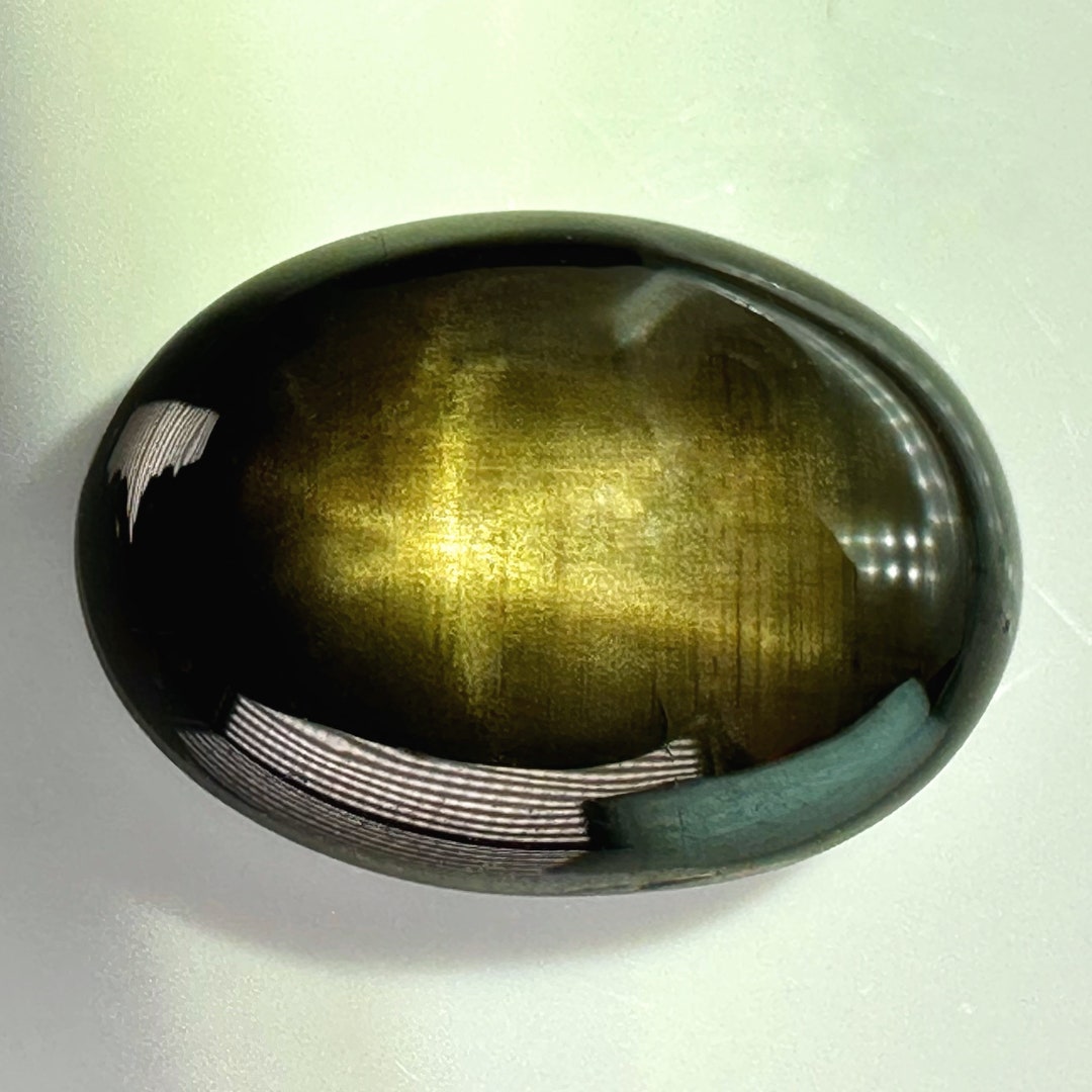 Onyx Noire De Thaïlande – 6,04 Carats, 12,3 X 9,5 Mm, Gemme Noire Naturelle