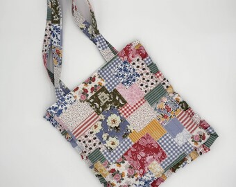 Borsa tote con volant patchwork fatta a mano con tasca interna / Borsa a tracolla in tessuto