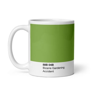Bizarre Gardening Accident - Spinal Tap - Taza de muestra de color, verde