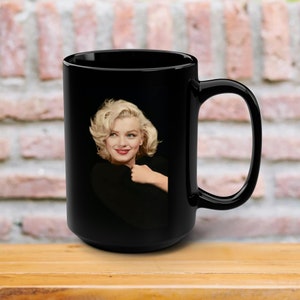 Beautiful Marilyn Monroe Black Mug 15oz Birthday Gift Coffee Tea Cocoa Cup