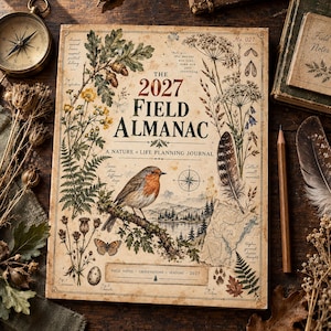 以下が含まれることがあります： The 2027 Field Almanac, A Nature + Life Planning Journalというタイトルの長方形のジャーナル。表紙には枝にとまったコマツグミ、植物のイラスト、コンパス、羽、蝶、地図が描かれています。テキストにはNo. 027が含まれています。