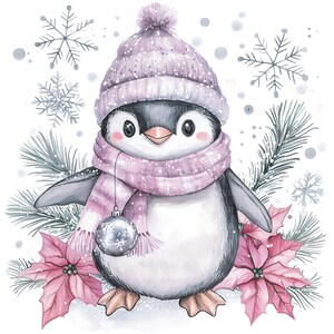 Puede incluir: Una ilustraci&oacute;n de acuarela de un ping&uuml;ino con un gorro y una bufanda de punto rosa con un adorno plateado. El ping&uuml;ino est&aacute; rodeado de copos de nieve y flores de poinsettia.