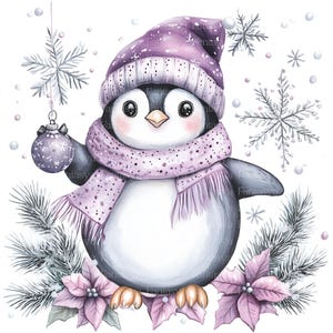 Puede incluir: Un lindo ping&uuml;ino de dibujos animados con un gorro y una bufanda morados sostiene un adorno navide&ntilde;o morado. El ping&uuml;ino est&aacute; de pie sobre un lecho de poinsettias rosas y rodeado de copos de nieve.