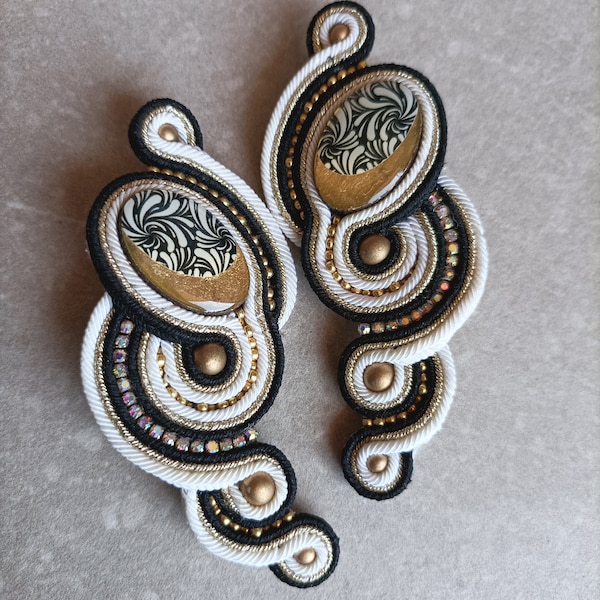 Long oval gold and black lobe soutache earrings