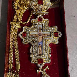 Pectoral cross for priests