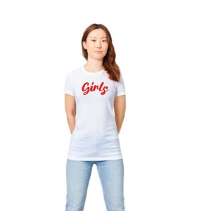 Obtenez votre t-shirt vintage | T-shirt pour filles des années 90 | T-shirts d&#39;amis | T-shirts graphiques pour femmes