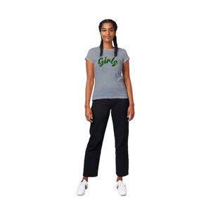 Obtenez votre t-shirt vintage | T-shirt pour fille des années 90 | T-shirts d&#39;amis | T-shirts graphiques pour femmes