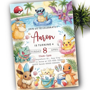 Op de afbeelding: Een kleurrijke uitnodiging voor een verjaardagsfeest met verschillende stripfiguren in een strand- en zwembadomgeving. De uitnodiging bevat de naam "Aaron", de leeftijd "4", de datum "8 april" en de tijd "11.00-13.00 uur". De tekst "Doe met ons mee om te vieren!" is ook opgenomen.