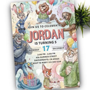 Puede incluir: Una colorida invitación de cumpleaños con personajes de dibujos animados. La invitación dice "¡Únete a la celebración! Jordan cumple 5 años" con la fecha, hora y lugar. Globos y confeti decoran el fondo.