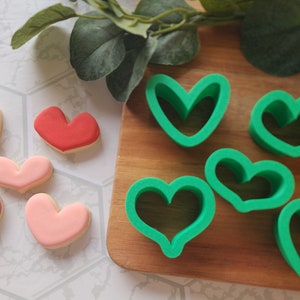 5pc Valentine&#39;s Day Mini Heart Cookie Cutter Set - Valentine&#39;s Day Cookie Cutters - Heart Shaped Cookie Cutters - Valentines Day Cookies