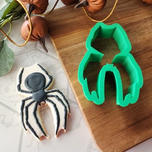 Spider SKINNNY Cookie Cutter - Fondant Cutter - Clay Cutter