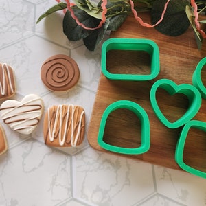 5pc Valentine&#39;s Day Mini Box of Chocolates Cookie Cutter Set - Valentines Day Cookie Cutters - Chocolate Box Cookie Cutters - Valentines Day