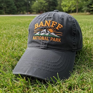 Banff nationalpark broderad basebollkeps, vintage tvättad vandringskeps, Kanada bergskeppskeps, utomhusäventyrspresent till vandrare fars dag bild 1