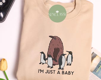 Pesto Fatty der Pinguin Ich bin nur ein Baby gesticktes Sweatshirt, Gain Baby Pinguin Shirt, Tiktok Tier lustig, Pinguinliebhaber, Viral Pesto