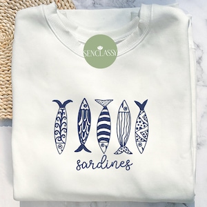 Geborduurd sardinesweatshirt, vissersesthetiek, nautische vissweatshirt, op de oceaan geïnspireerde kleding, gezellige kusttrui, snoek