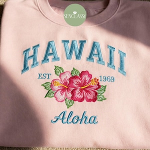 Hawaii Embroidered Crewneck, Embroidered Hawaii Aloha State, Hibiscus Embroidery , Tropical Sweatshirt, Ocean Sweater , Beachy Summer Shirt