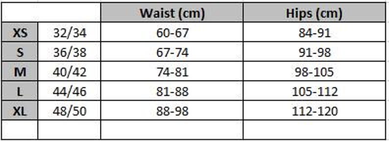 Puede incluir: Una tabla de tallas con medidas en cent&iacute;metros para cintura y caderas. Las tallas van de XS a XL, con medidas de cintura de 60-98 cm y medidas de cadera de 84-120 cm. La tabla est&aacute; en formato tabular.