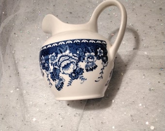 Mason's Crabtree & Evelyn Blue and White Floral Milk Jug, Vintage homeware, decorative Milk jug , Made in England