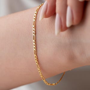 Sierlijke gouden kettingarmband, minimalistische stapelarmband, gelaagdheid sieraden, jubileumcadeau, Moederdag, cadeau beste vriend, cadeau voor haar