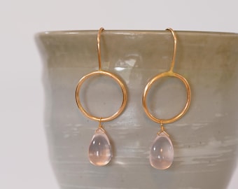 Rose Quartz Teardrop Earrings: Modern Gold Geometric Dangle