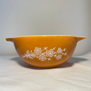 Bol vintage Cendrillon papillon en pyrex doré n° 422