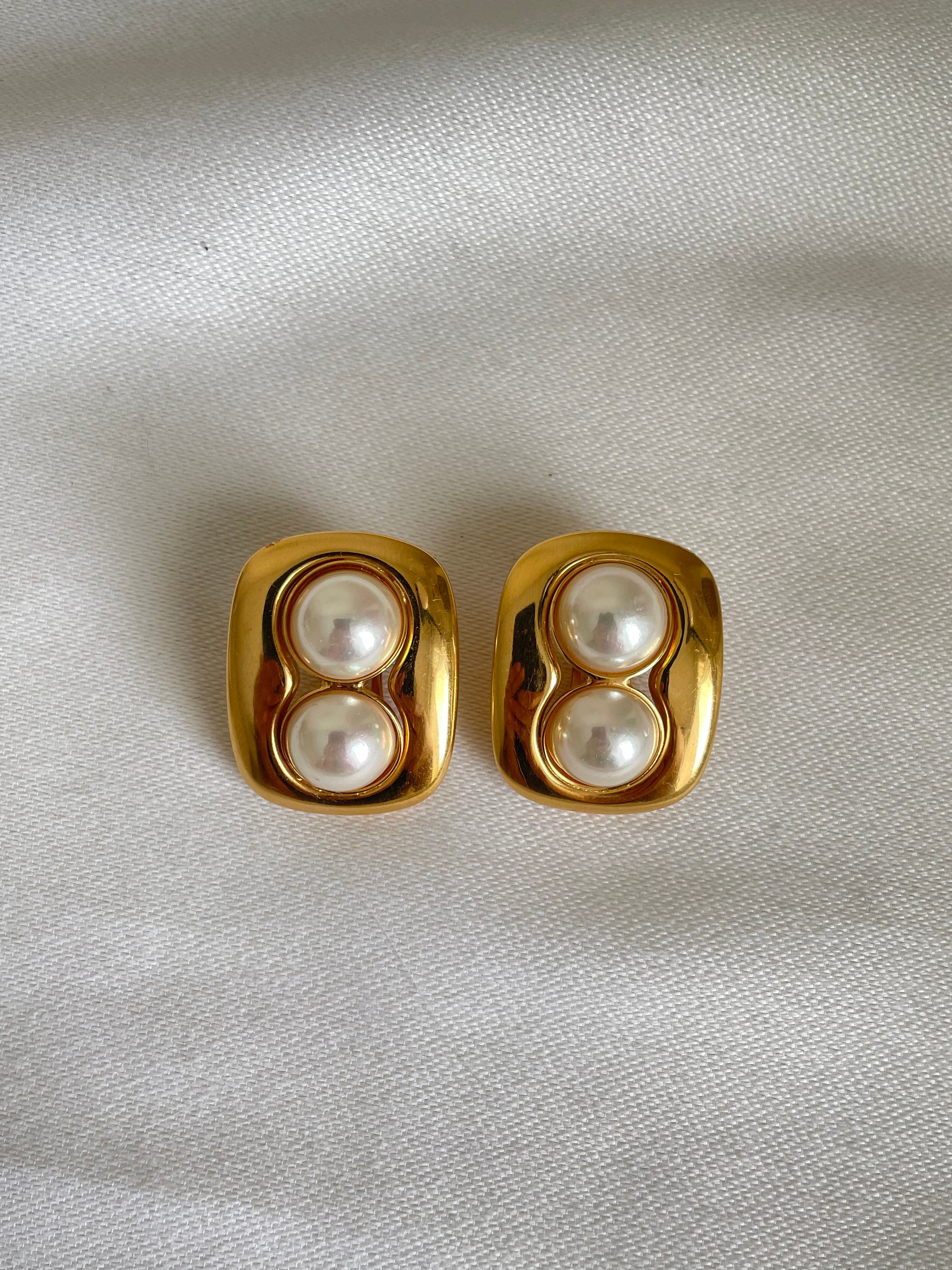 Vintage 1991 Collection Gucci Clip on Double Pearl Gemini Earrings Made