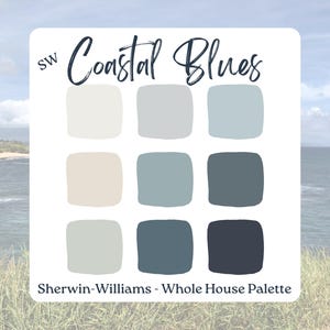 Op de afbeelding: Een kleurenpaletkaart met de titel SW Coastal Blues met negen vierkante verfstalen in tinten wit, lichtgrijs, zachtblauw, beige, leiblauw en donker marineblauw. De tekst Sherwin-Williams - Whole House Palette staat onderaan afgedrukt.