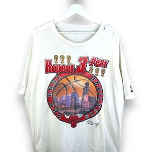 Vintage Chicago Bulls T Shirt Double 3 Peat 90s Michael Jordan
