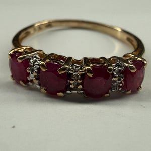 10k 1.65g Yellow Gold Statement Ring with Diamonds and Rubies - Size 7.5