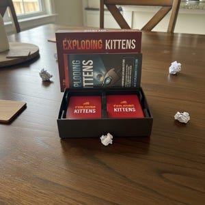 EXPLODING KITTENS Card Game 2015 Preowned Excellent Condition image 6