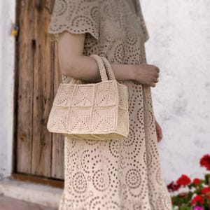 Gehäkelte Beige CrossbodyBag, Einzigartige Minimalist Strick Tote, Rechteckige Kleine Patchwork Handtasche, Benutzerdefinierte Vielseitige Platz Muster WristBag Geldbörse