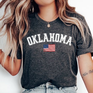 OKLAHOMA State T-Shirt, USA Flagge Graphic Tee, Loose Fit Rundhals Top, Oklahoma Souvenir TShirt, Reise Unisex Vintage Kleidung Shirt