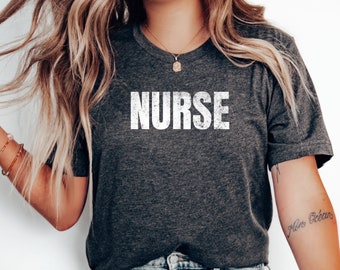 Verpleegkundige T-shirt, comfortabele scrubs voor haar, helende harten top, medisch professioneel cadeau, RN waardering tee, gezondheidszorg werknemer Tshirt