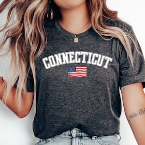 CONNECTICUT State T-Shirt, USA Flag Graphic Tee, Loose Fit Crew Neck Top, Connecticut Souvenir TShirt, Travel Unisex Clothing Shirt
