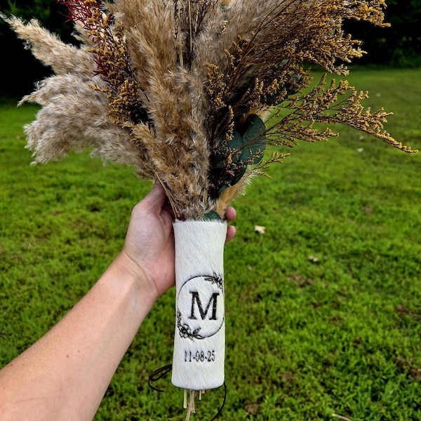 Cowhide Bouquet Holder: Rustic Wedding Decor