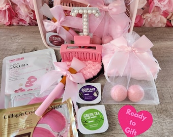 Personalized Spa Gift Set Self Care Package Beauty Gift Bag for Her Birthday Bridesmaid Gift Sister Gift Pink Toiletry Bag Custom Letter