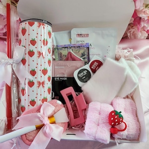 Erdbeere Spa-Box Geschenkset Beauty Collection Gesichtsmaske Hautpflege Kit Benutzerdefinierter Name Geschenkidee Beauty Box Verwöhnset Wellness Paket Geschenkbox