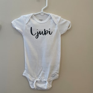 Croatian Ljubi *Kisses* onesie for babies