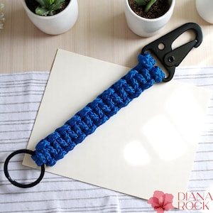 Paracord keychain made in France