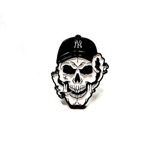 Épingle tête de mort
